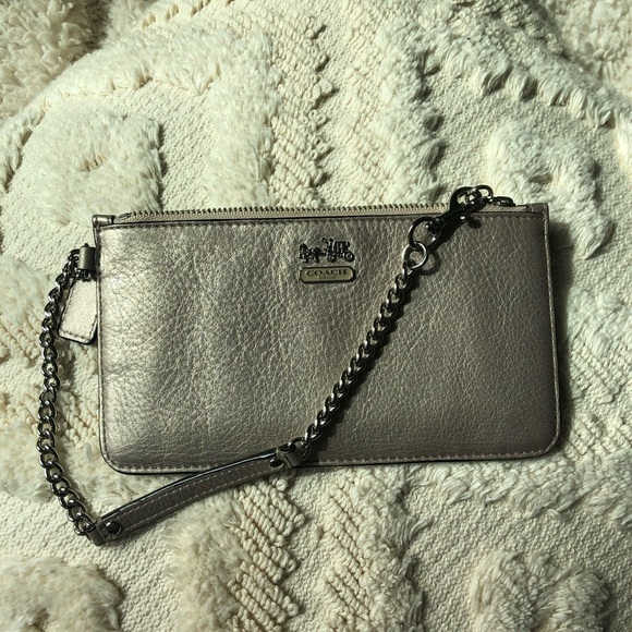 ✨ COACH WRISTLET ✨ - Picture 2 of 7